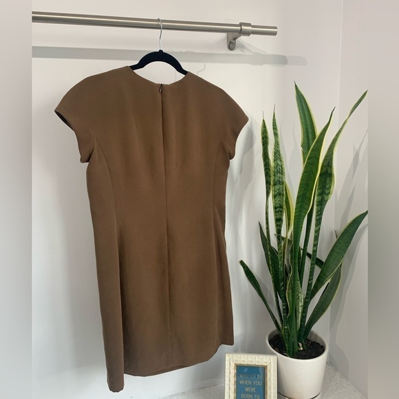 TRISTAN & ISEUT - Classy brown dress size 10 Made in Canada 🇨🇦 open front - Picture 3 of 6
